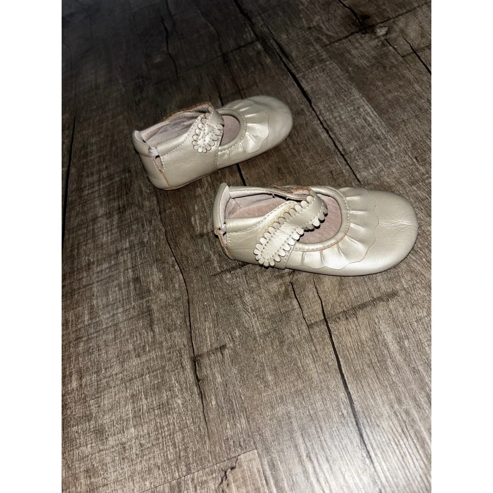 Livie & Luca Gold Leather Scalloped Mary Jane Shoes Baby Toddler Size 12-18 M